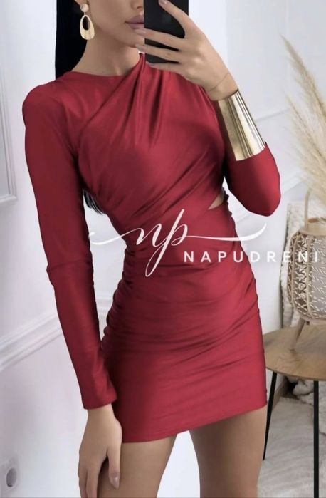 Нова рокля с отвор на кръста - S/M