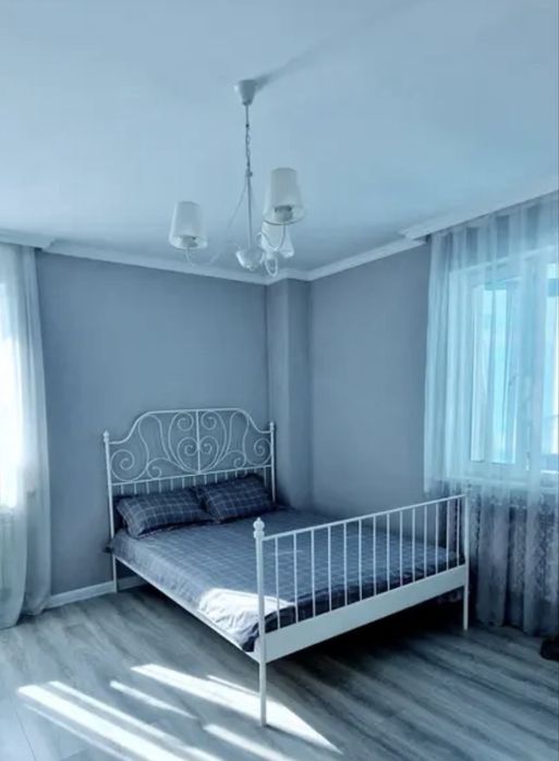 Продается кровать двухспальная с матрасом Мебель Спальная Астана