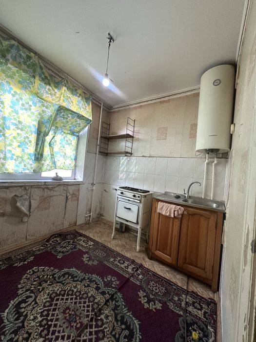 Ассалому Аллайкум Вокзал 1 хоналик квартира сотилади йулни устила дом