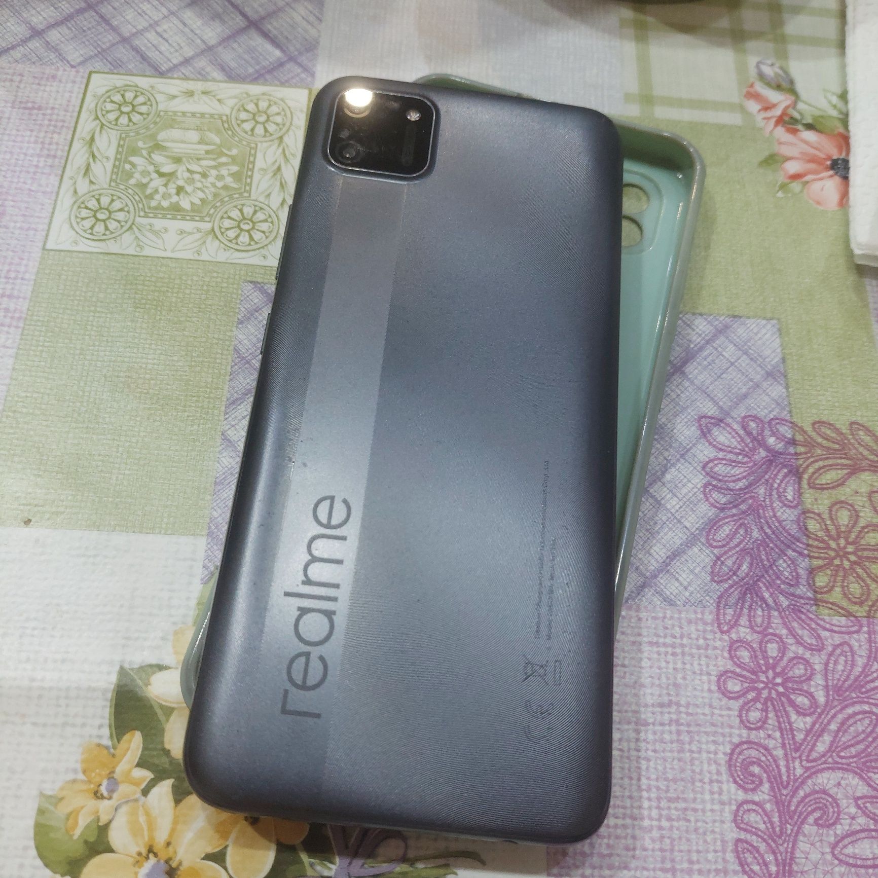 Телефон realme c11