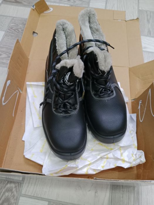 Продаю ботинки рабочие