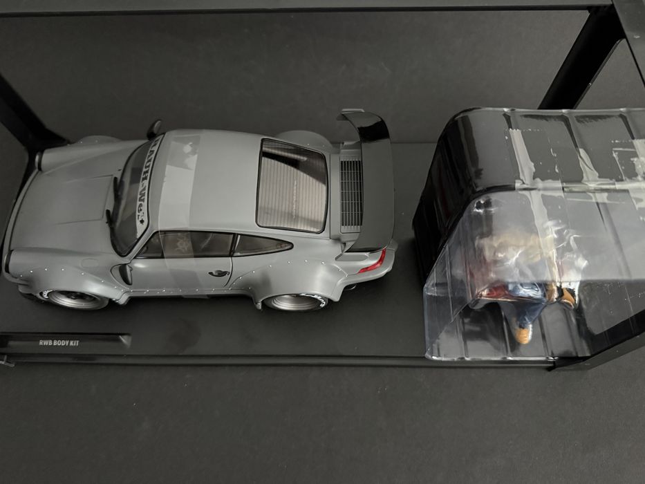 Macheta Porsche 911 cu Figurina 1/18 Solido