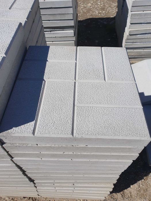 Capace beton coame dale piatra decorativa