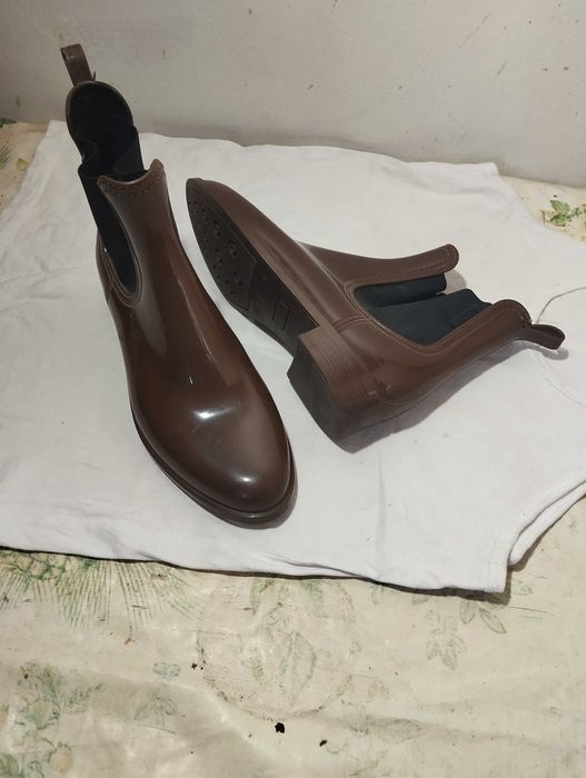 резиновые ботинки женские