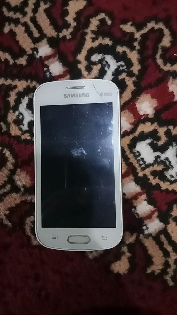 Telefon galaxy J1