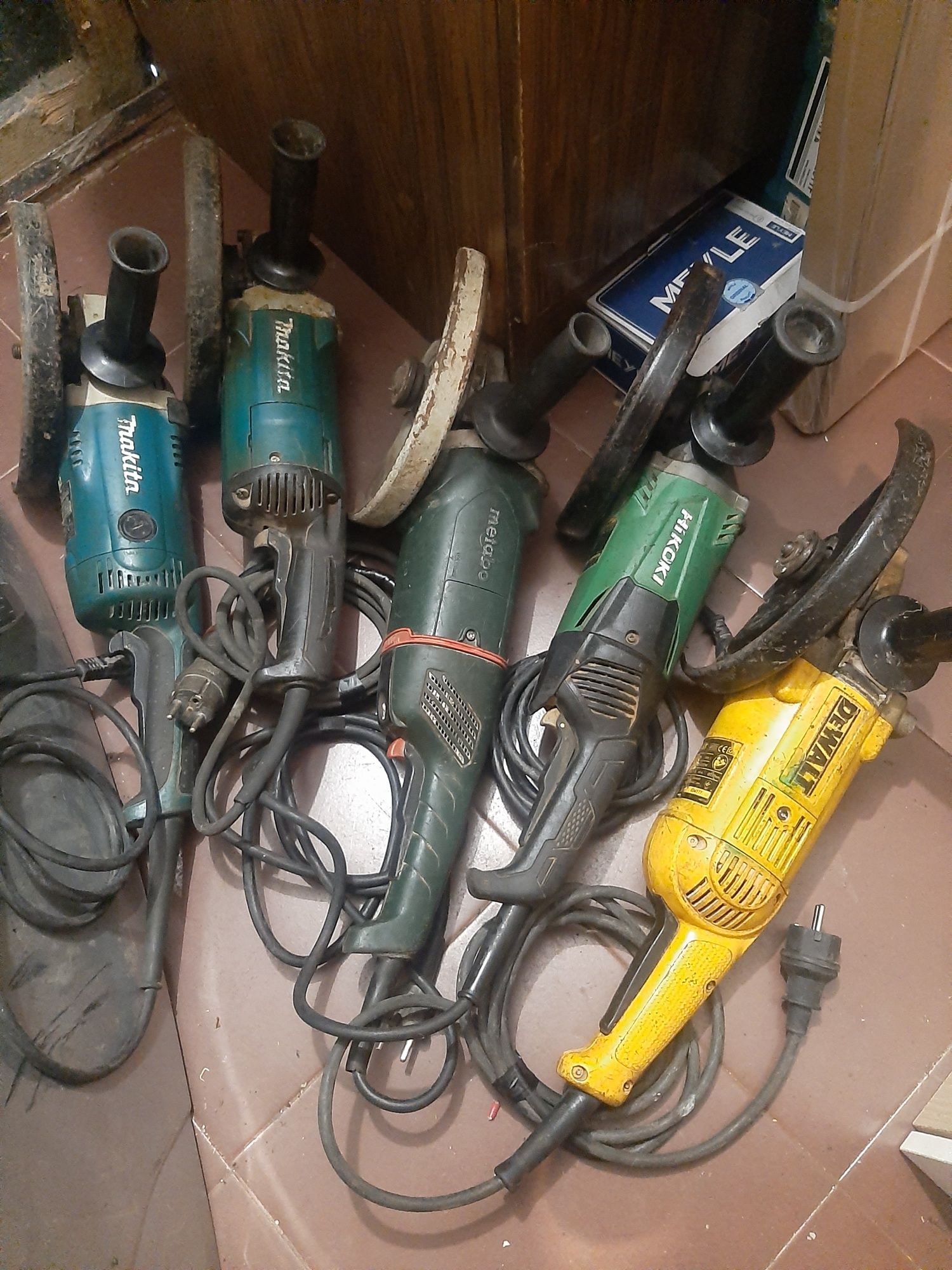 Големи ъглошлайфи 2200w