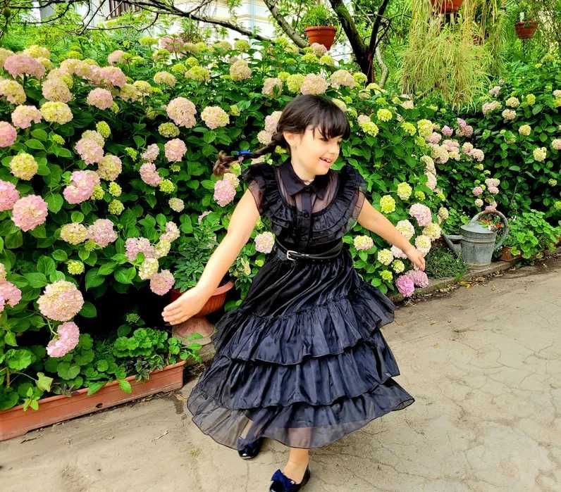 Rochie si mana Wednesday Adams NOI