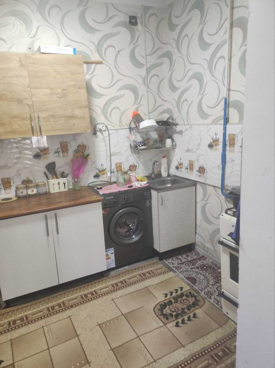 Срочно продаётся 1 комнатная квартира, 8 мкр, Чирчик