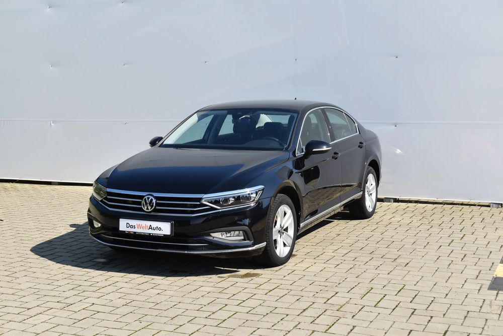 Volkswagen Passat Istoric VW / TVA Ded. / Alcantara Clima Navi BT Senzori Incal. Scaune