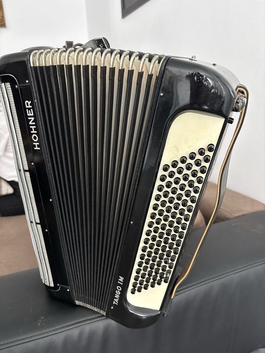 Acordeon Hohner Tango1M cu 96 de basi