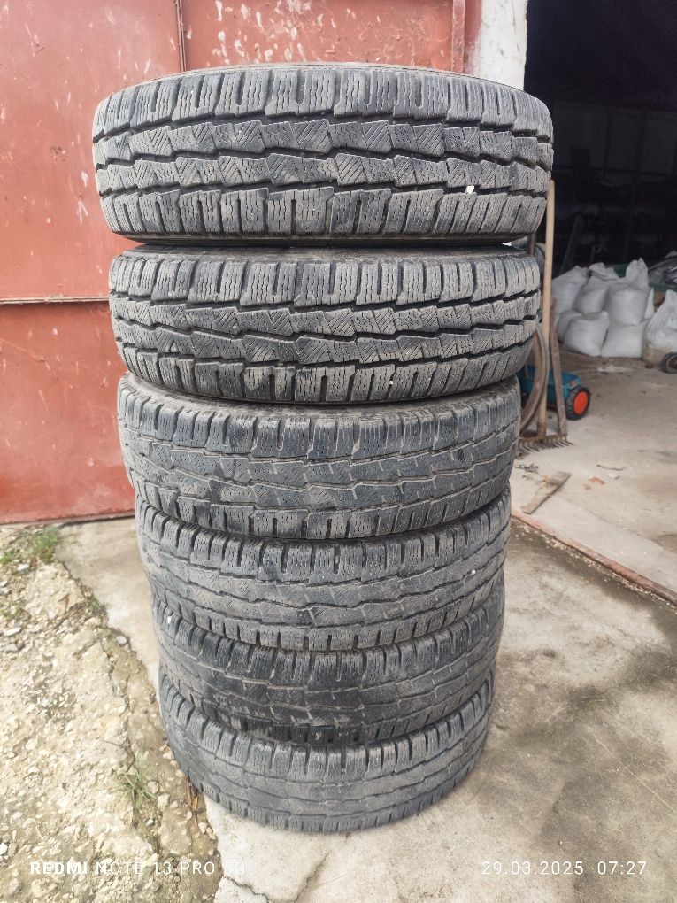 Продавам 6 броя гуми 195 75 16 C за бус зимни michelin Дот 2021 г.