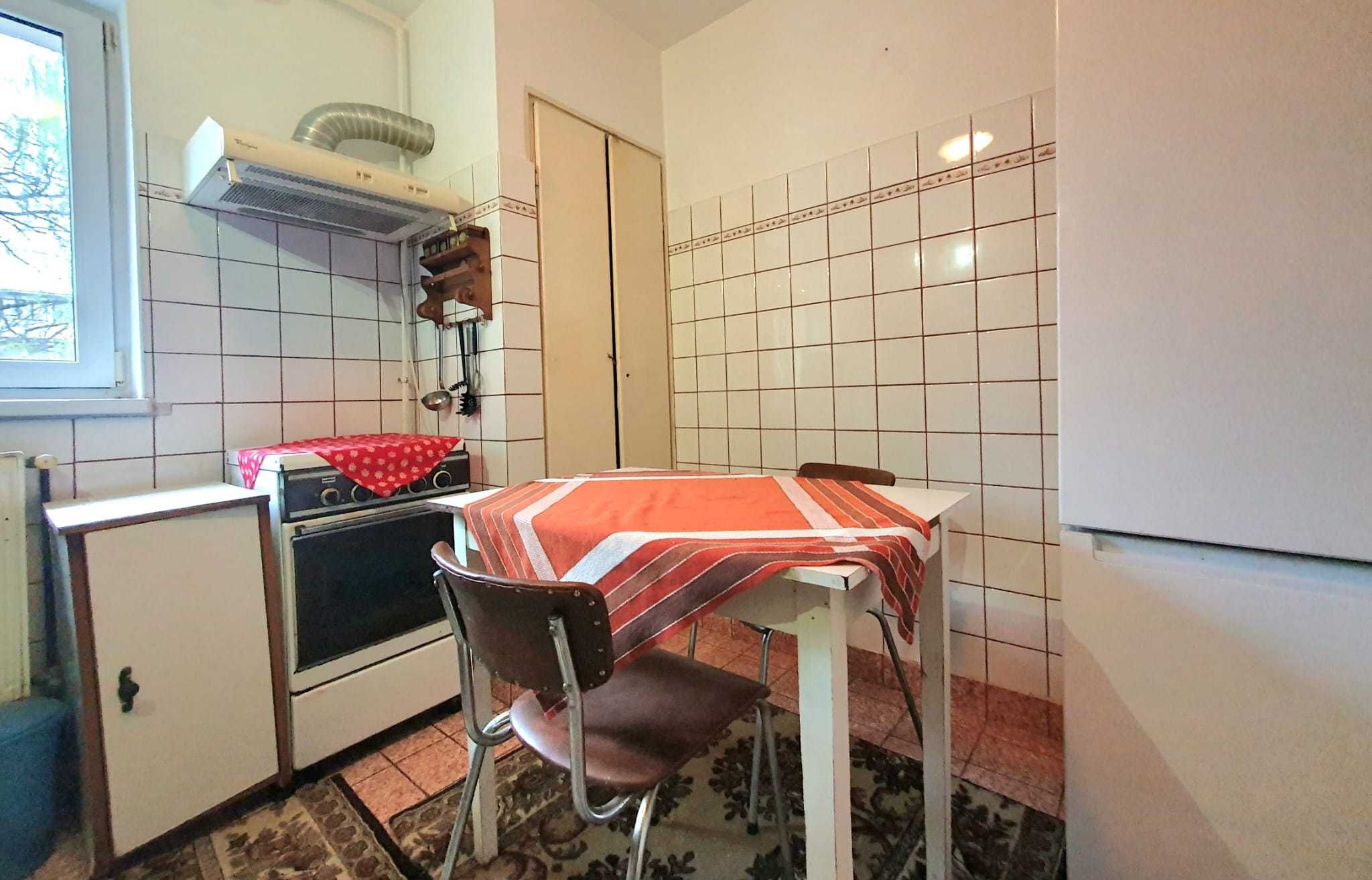 Apartament Onesti zona ultra-centrala, 3 camere, 59 mp