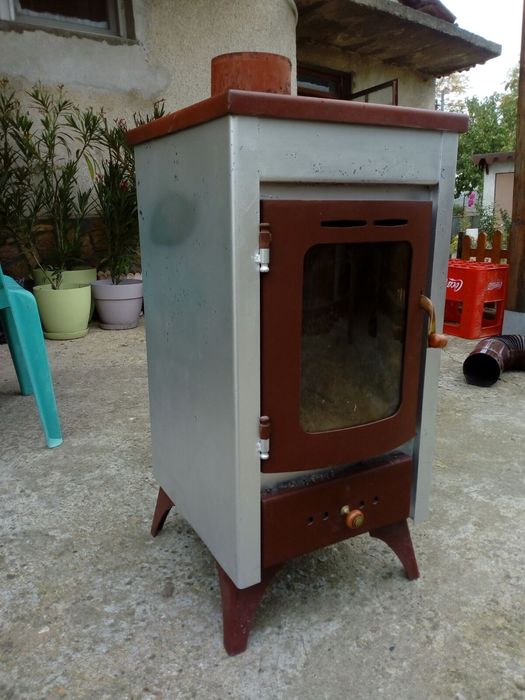 Камина на твърдо гориво