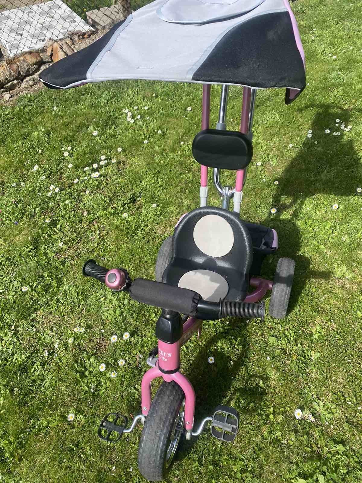Продавам детска триколка Lexus trike