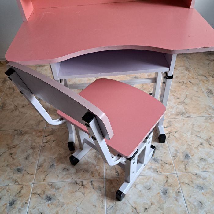 Set masuta si scaun pt fetita, comoda 3 sertare
