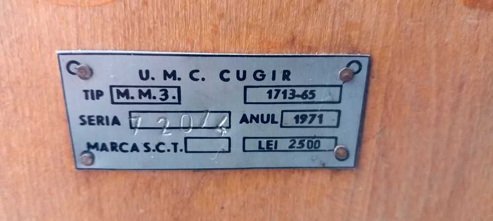 Mașina de cusut de vânzare