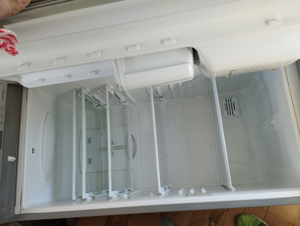 Хладилник Samsung  перфектно състояние no frost