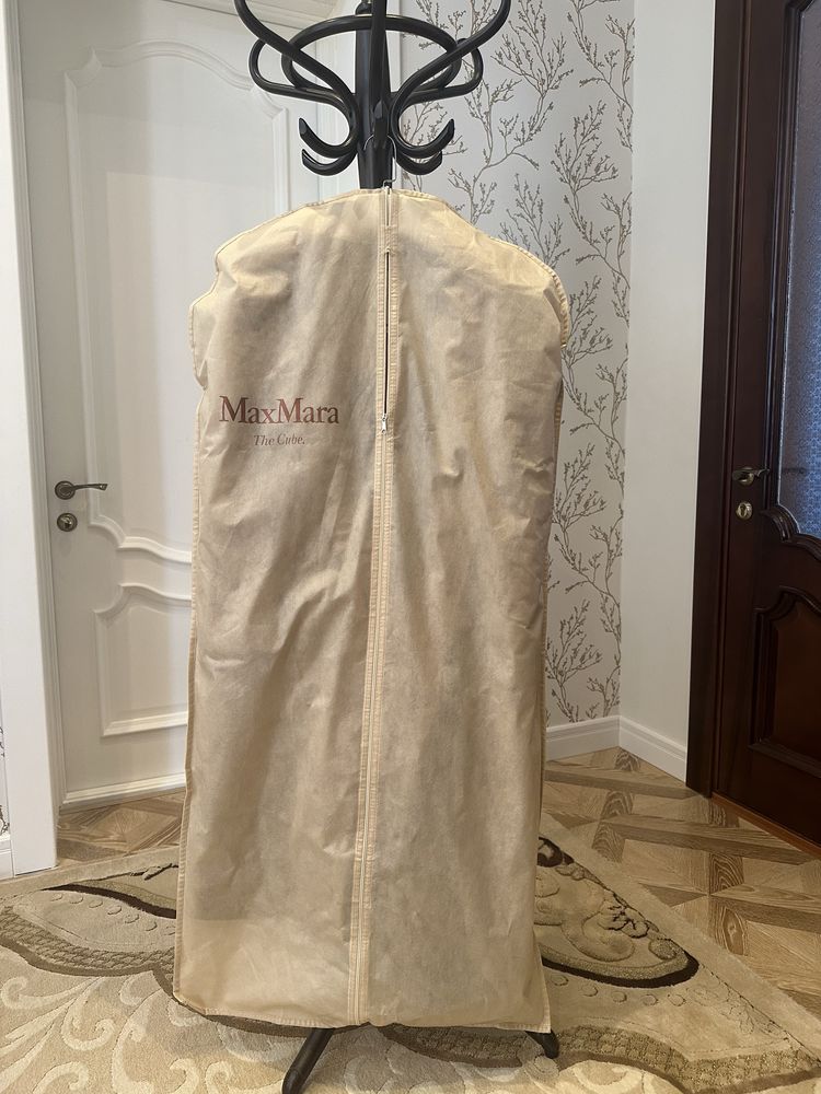 Легкий новый пальто Max Mara по вкусной цене