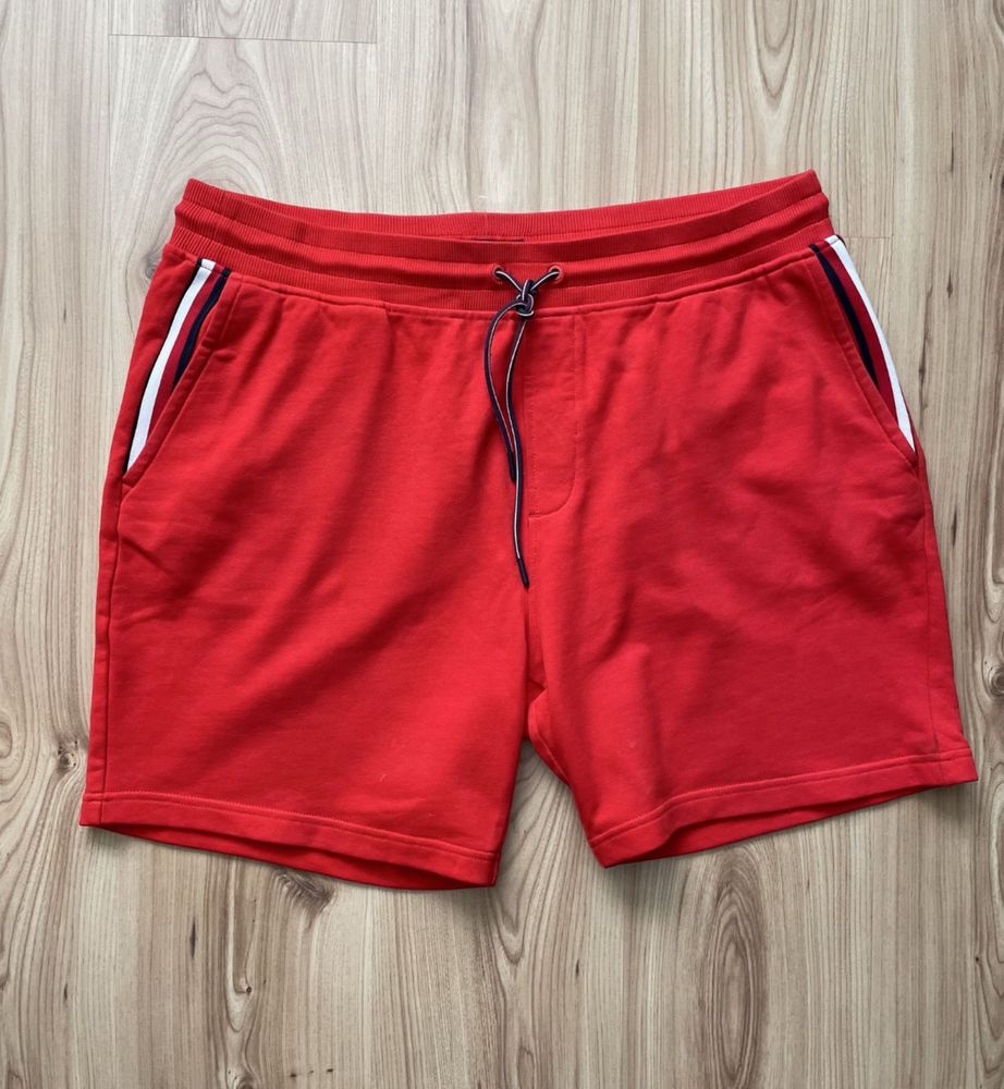 TOMMY HILFIGER / мъжки къс спортен панталон L/XL