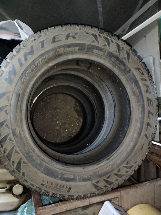 Продам резину Pirelli 225*65R17 зима