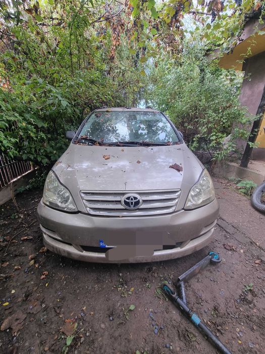 Toyota avensis verso