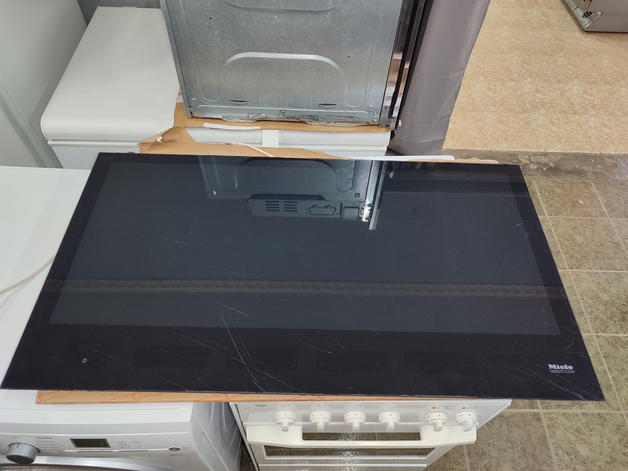 Индукционен плот Miele KM7897FL