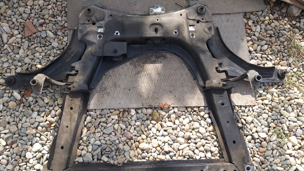 Cadru motor Fluence Megane3 Megane2 Clio3 Scenic2 Laguna2 piese motor