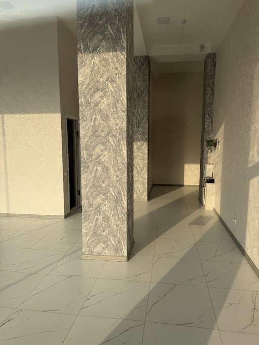 Bank, kafe, dukon, butik