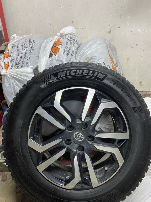 R17 диски с резиной комплект 4 колеса