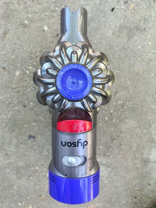 corp aspirator dyson v 7 incarcator