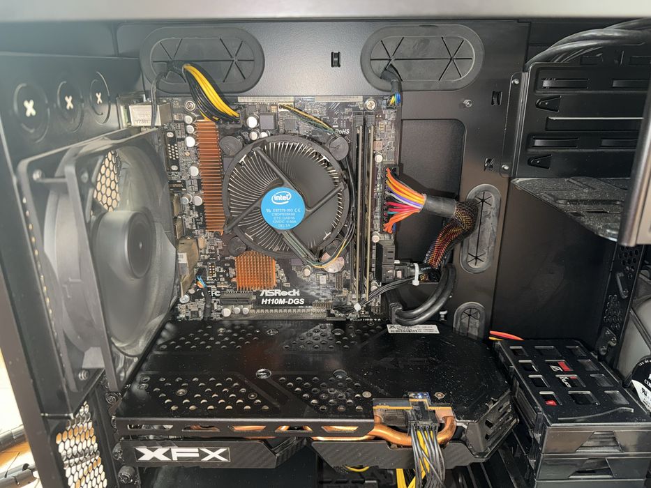 Pc intel i5 7500, 16gb ram, AMD RX 580 8gb, ssd 240gb, hdd 500gb