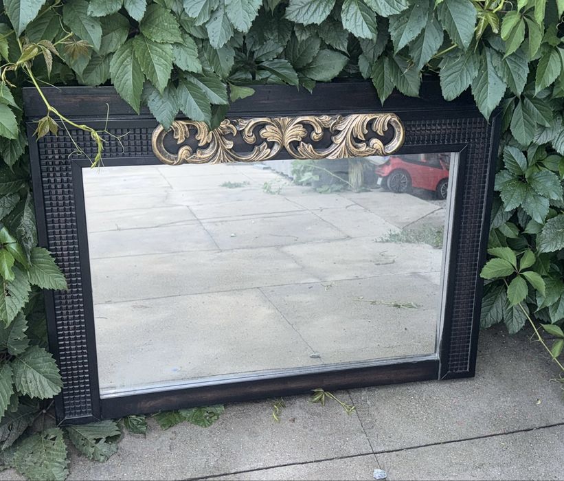 Продам зеркало в стильной раме.