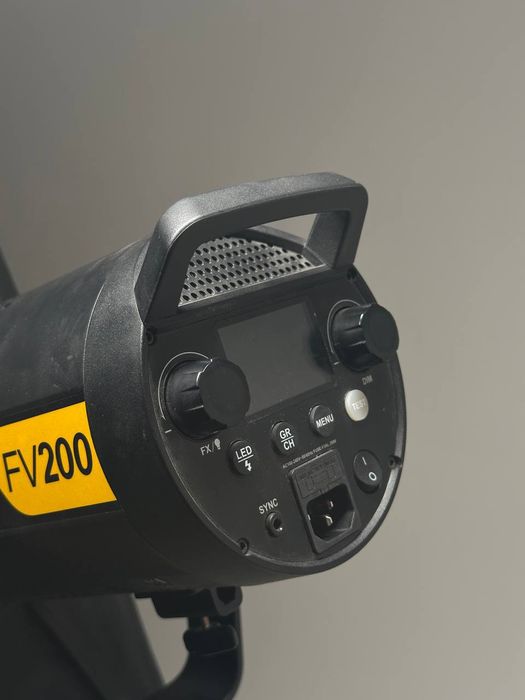 Godox 150 va Godox 200