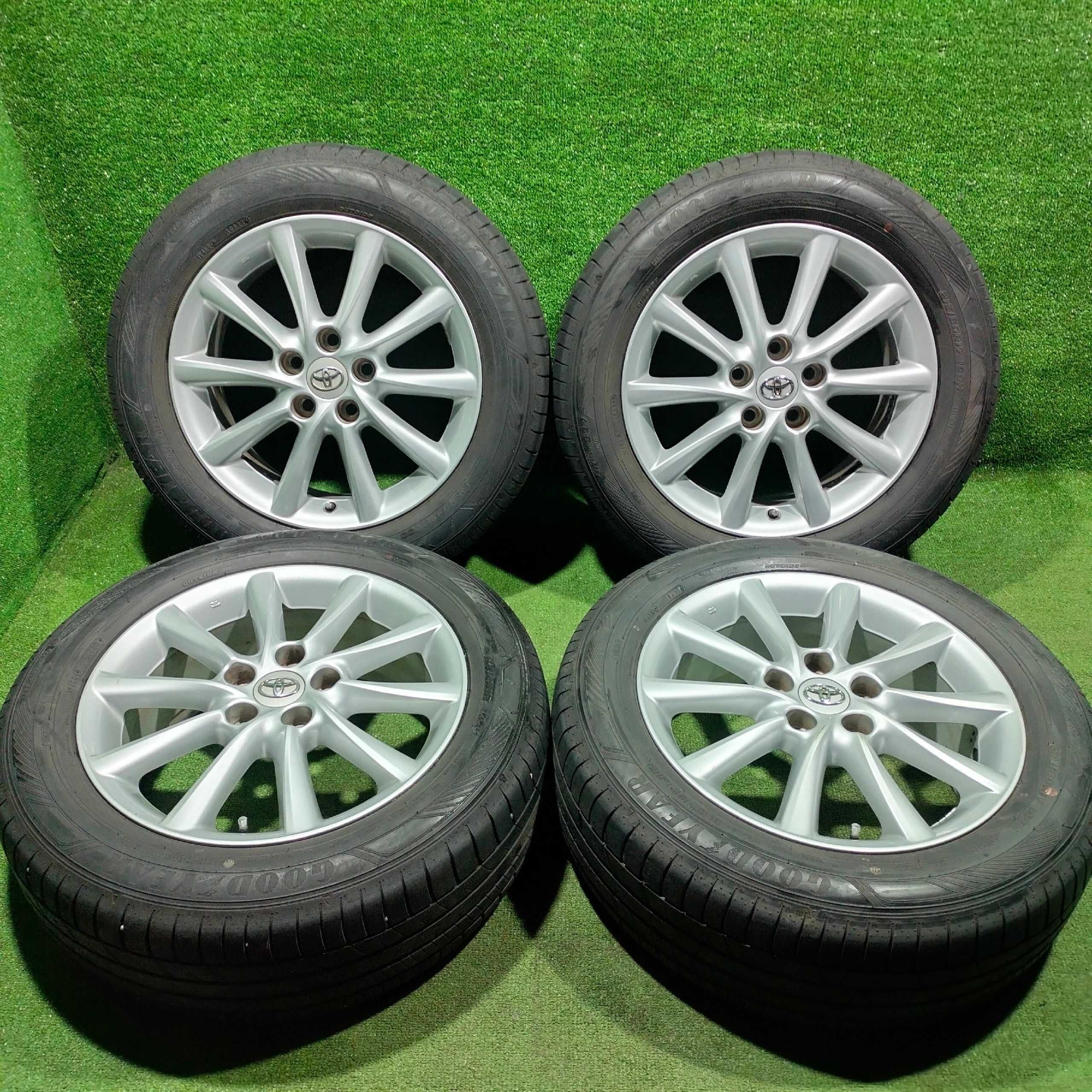 Продам Диск Оригинал Toyota с шинами Good Year 215/60 R17