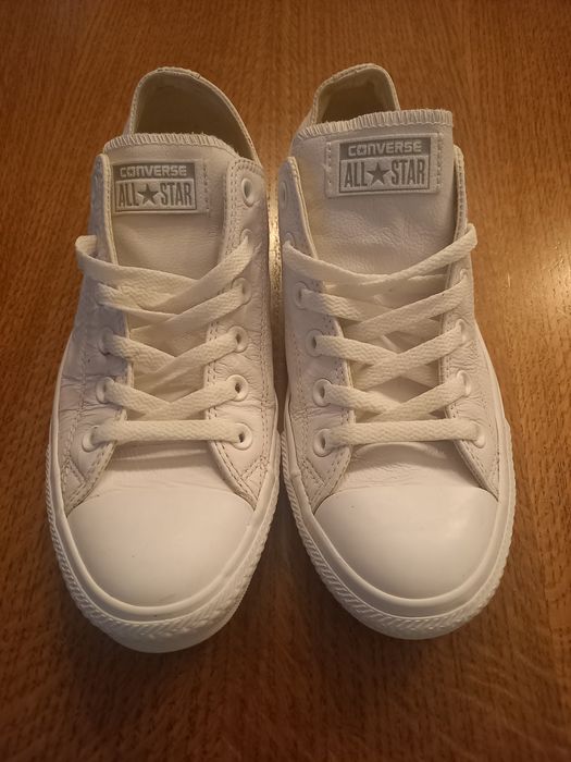 Converse noi marimea 40