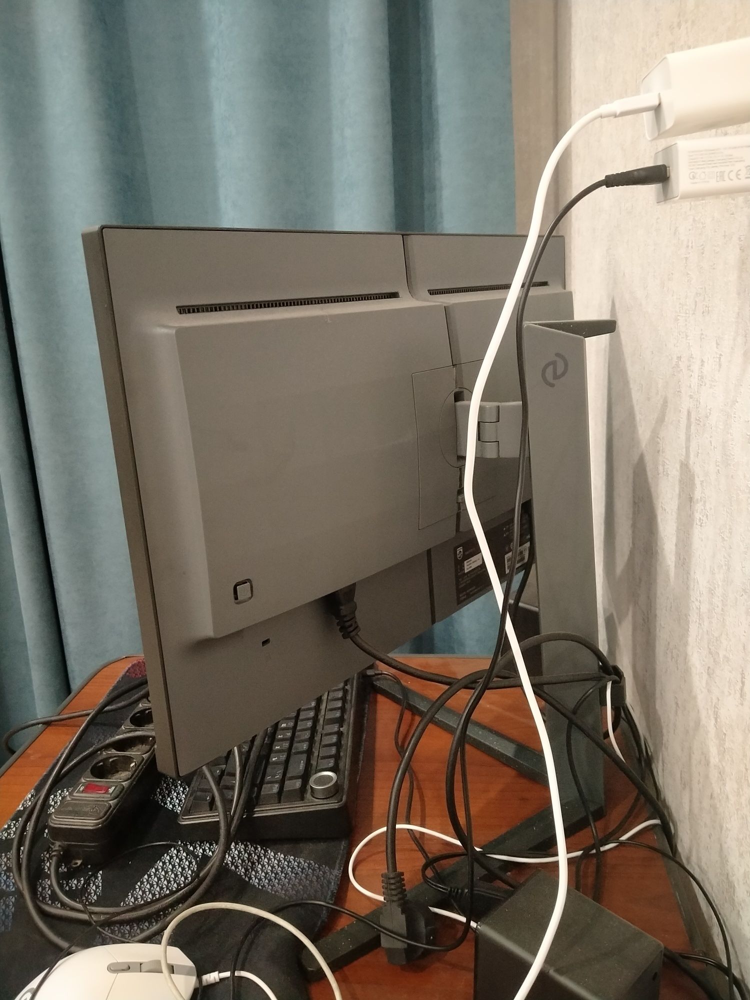 продам монитор Philips