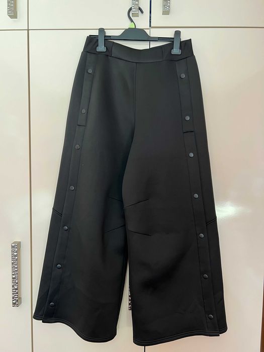 Намаление. Нов дебел широк панталон BENETTON. Размер М и повече.