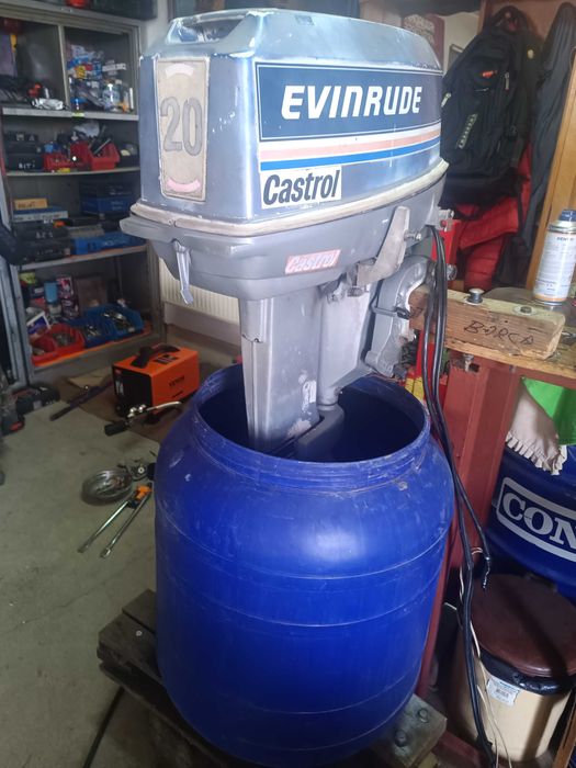 EVINRUDE - 20CP, 2 timpi, cizmă scurtă, comenzi la distanță