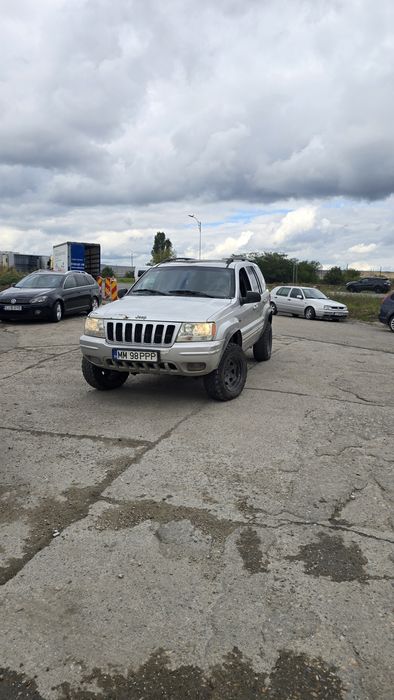 Vand sau schimb jeep grand cherokee 2.7