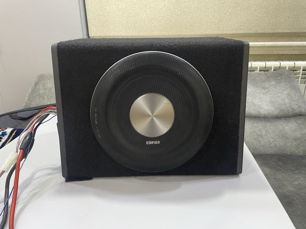 Активный сабвуфер EDIFIER CW810