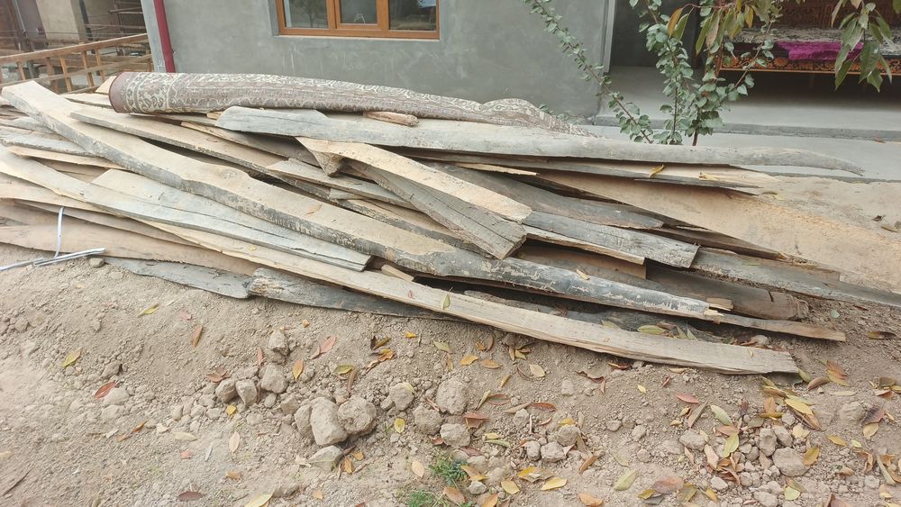 Тусин тахталар бор