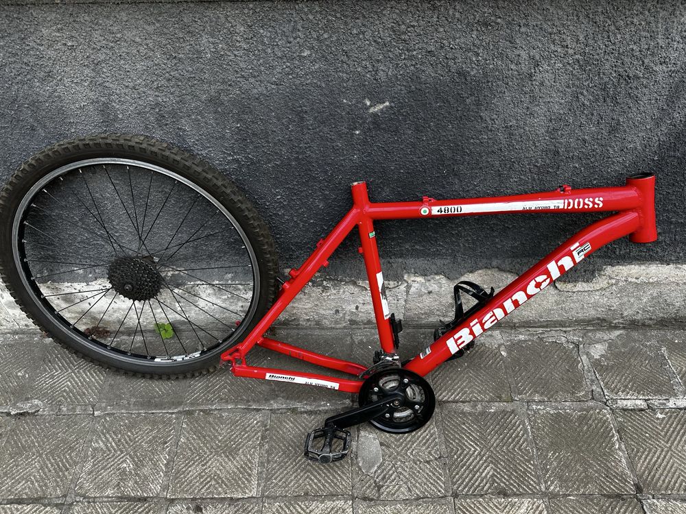Алуминиева рамка Bianchi Doss