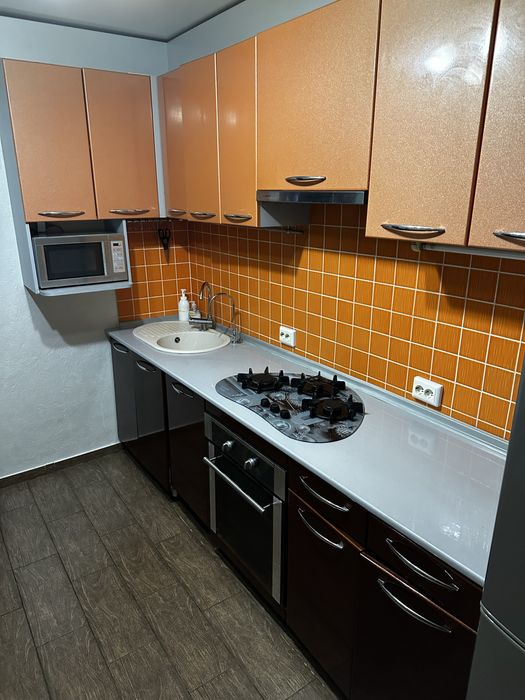 Продам кухню со встроенной техникой