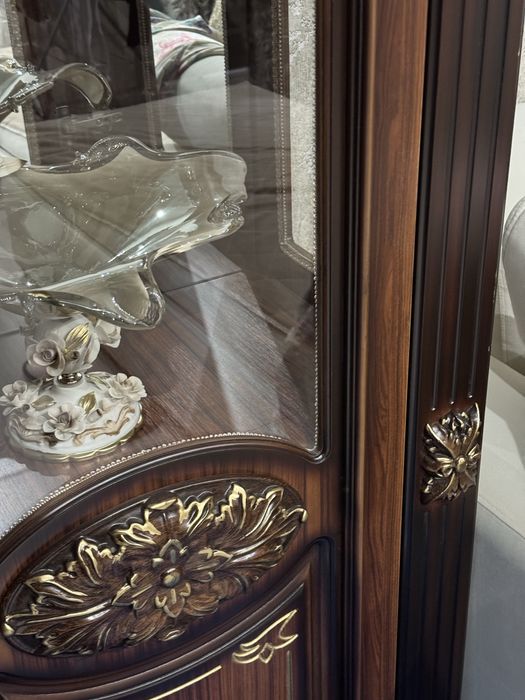 Продам Шкаф витрина сервант 2 шт