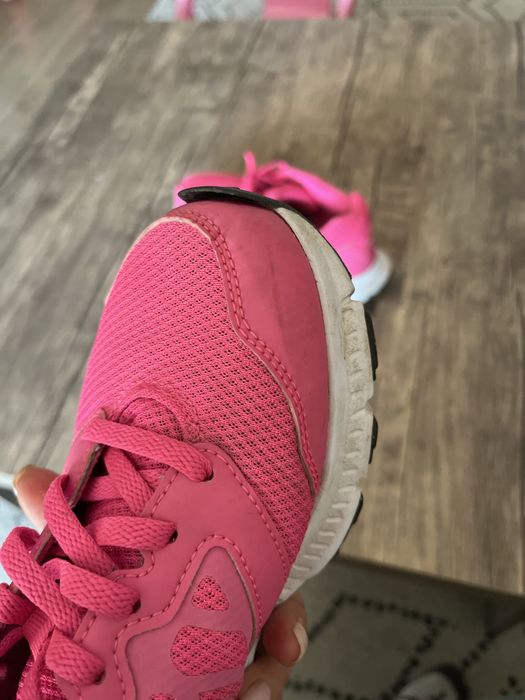 Маратонки Nike 37.5