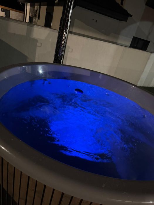 Ciubar mobil-Jacuzzi de inchiriat