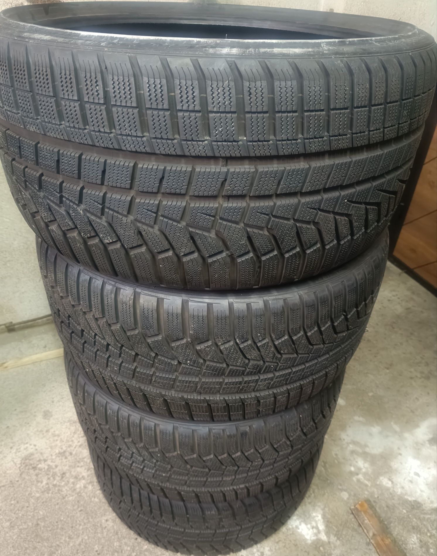 4бр. зимни гуми 285/30/22 Hankook дот2021г
