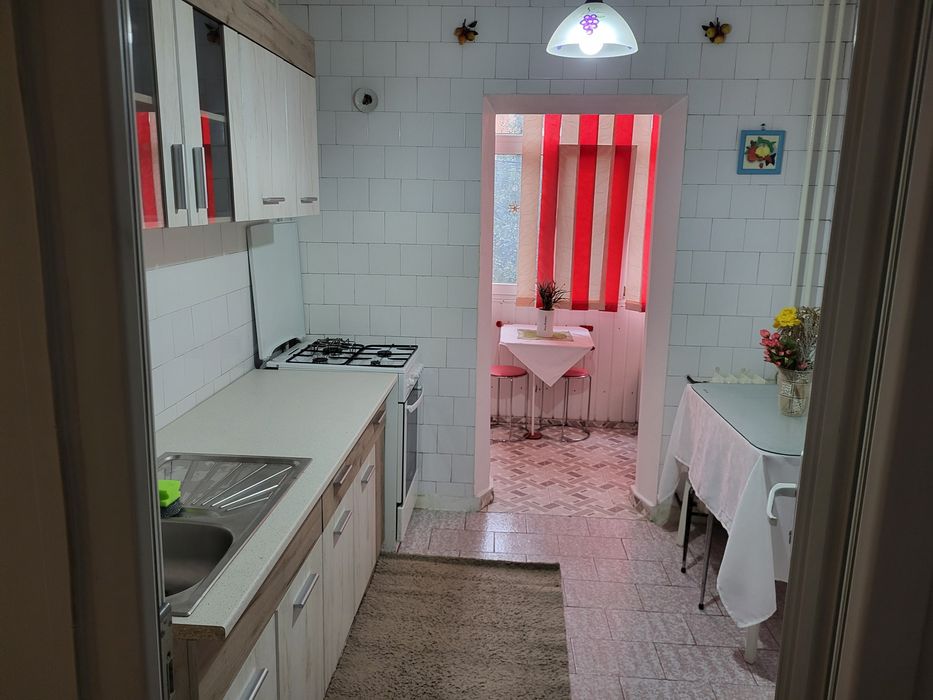 Închiriez apartament