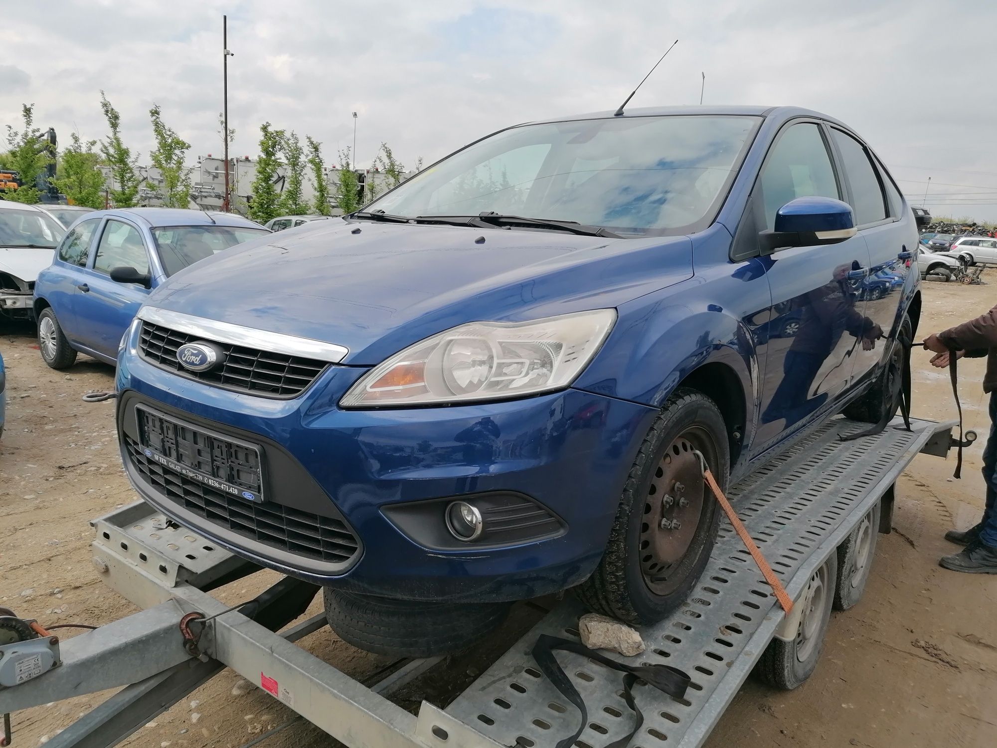 Capota far usa aripa trager haion Ford Focus