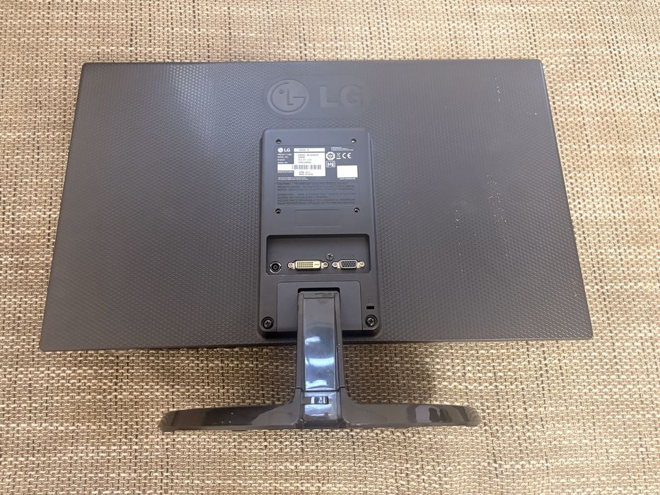 Monitor led Full hd 22 inch LG.